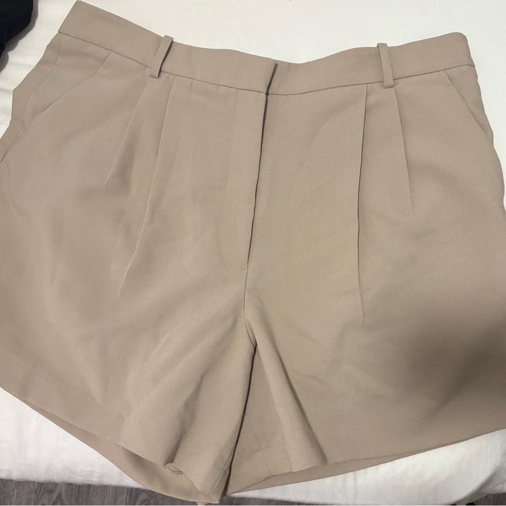 Abercrombie & Fitch Beige High Waisted Tailored Shorts Size 16